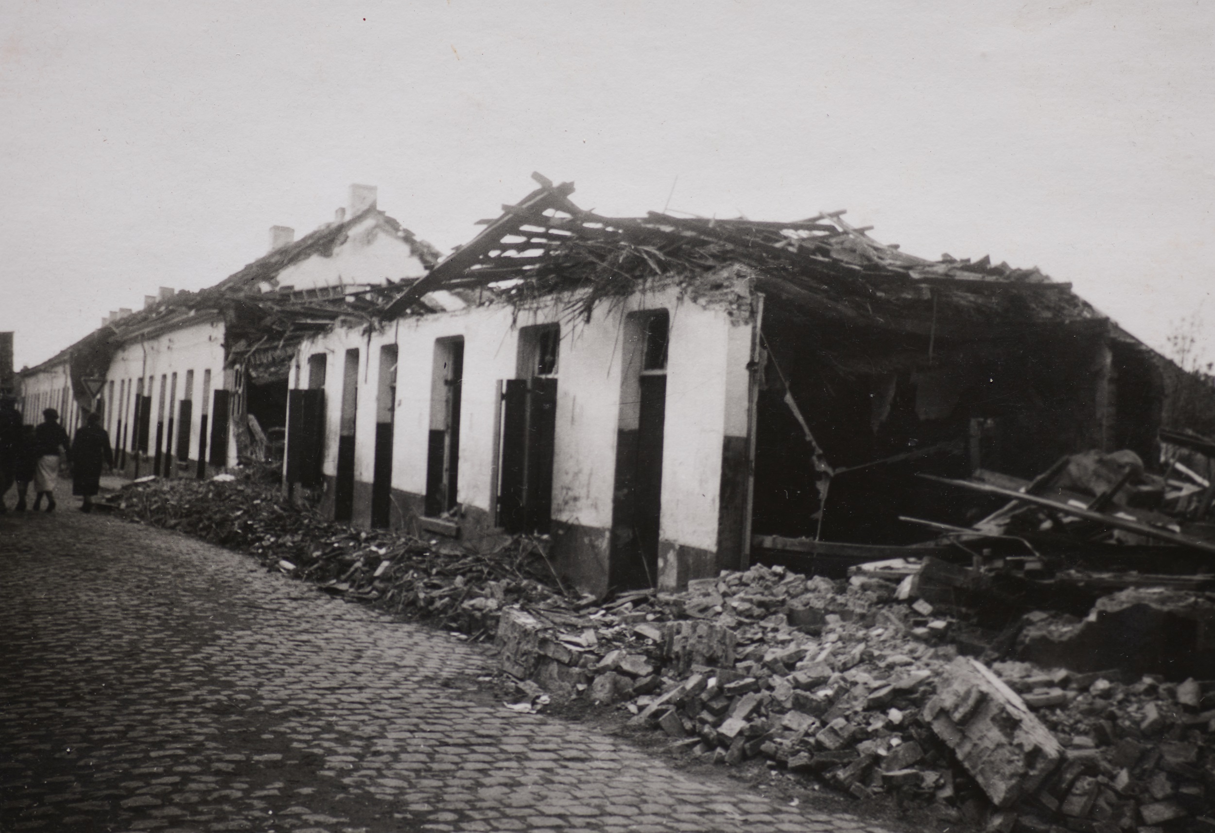 Puin in de Molendreef, mei 1940 © archief Stad Sint-Niklaas, schenking William Albertijn